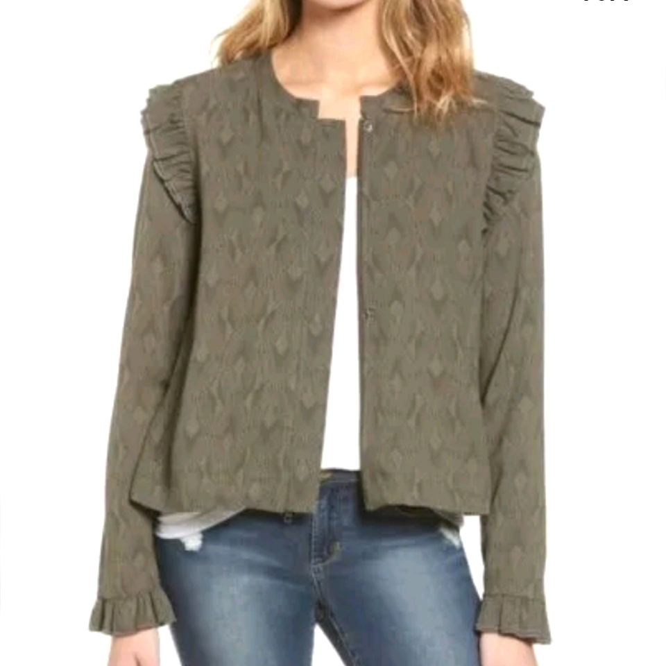 Hinge Ruffle Swing Jacket